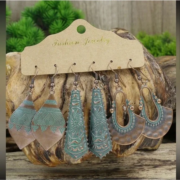 Antique Bronze Elegant Copper and Turquoise Earrings 🌟HOST PICK🌟 - Picture 4 of 7